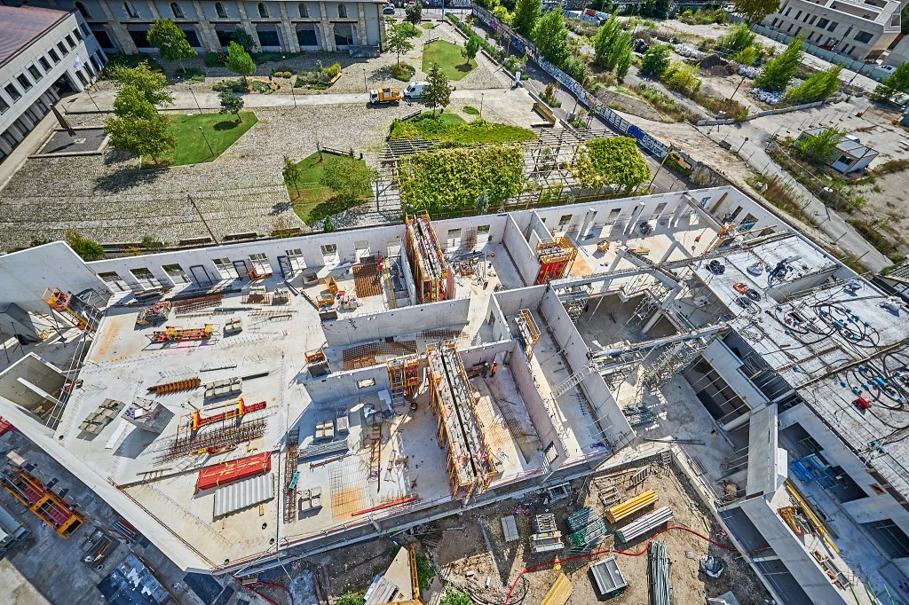 A+Architecture construit une école & des logements étudiants à Bastide Niel