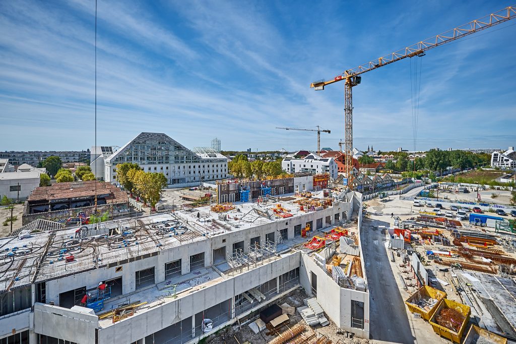 A+Architecture construit une école & des logements étudiants à Bastide Niel